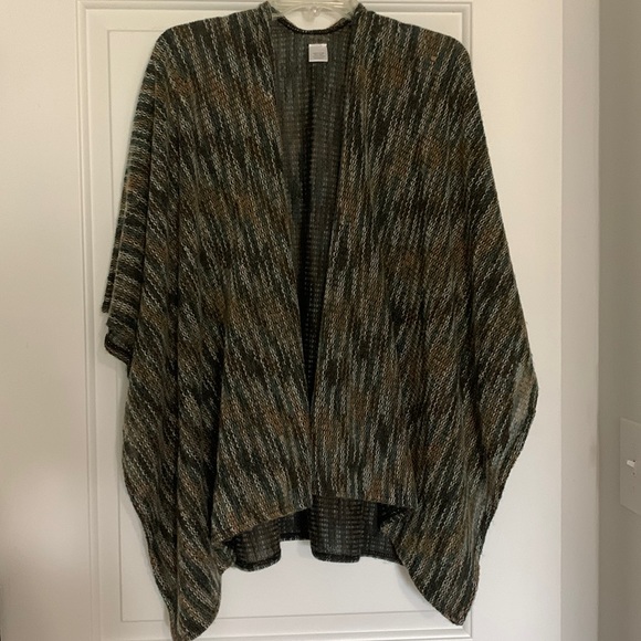 Women’s cape, one size, lightweight, beautiful fall colors - Picture 1 of 4